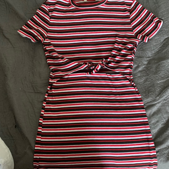 Red striped T-shirt dress - Picture 2 of 6